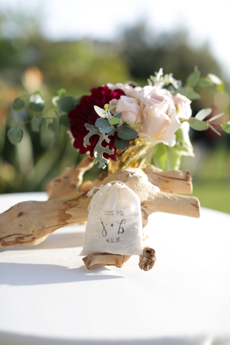 A Nature Inspired Oceanside Wedding via TheELD.com