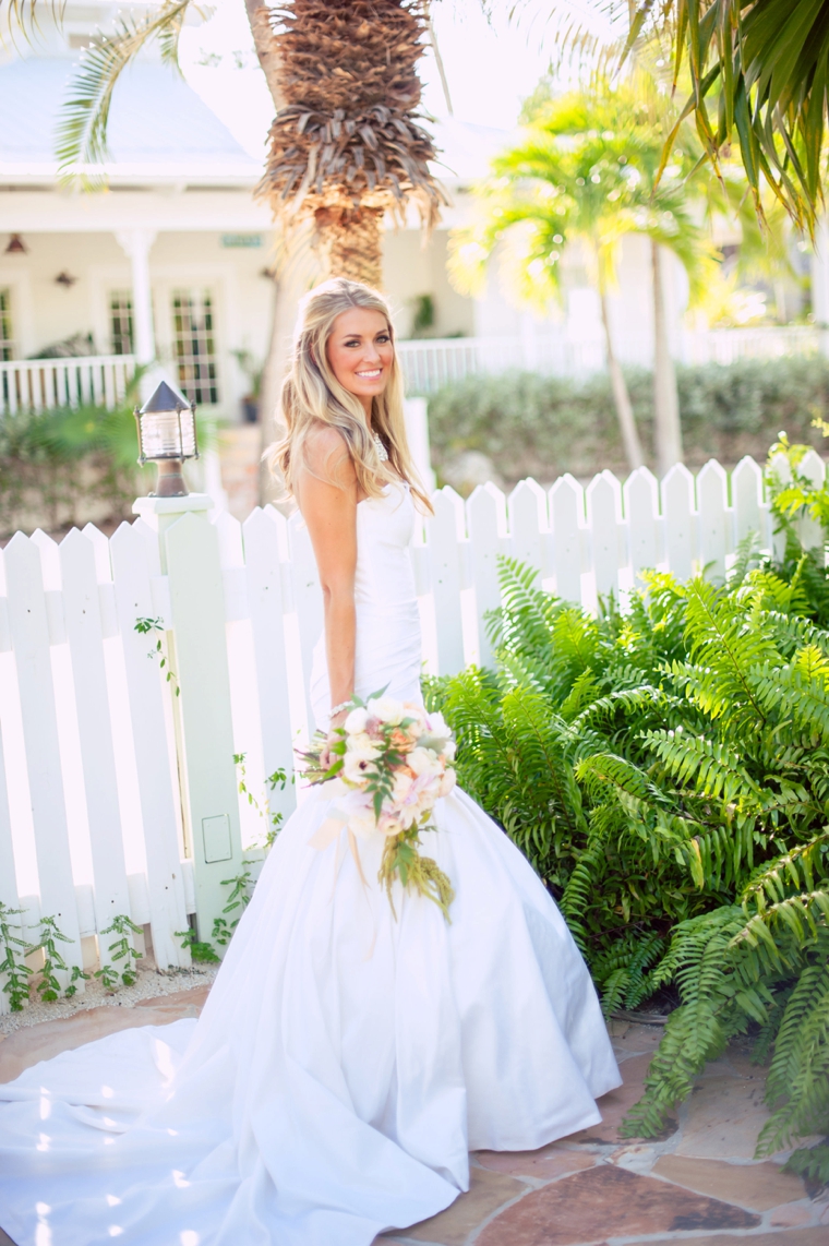 A Romantic Oceanside Wedding In The Keys via TheELD.com