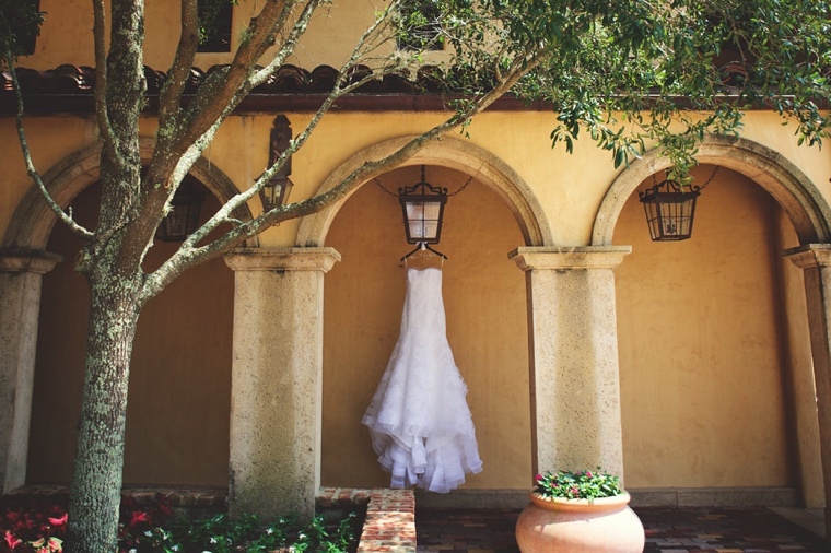 A Yellow and Blue Rustic Florida Wedding via TheELD.com