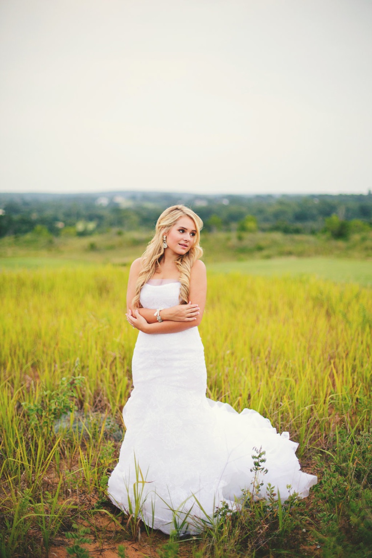 A Yellow and Blue Rustic Florida Wedding via TheELD.com