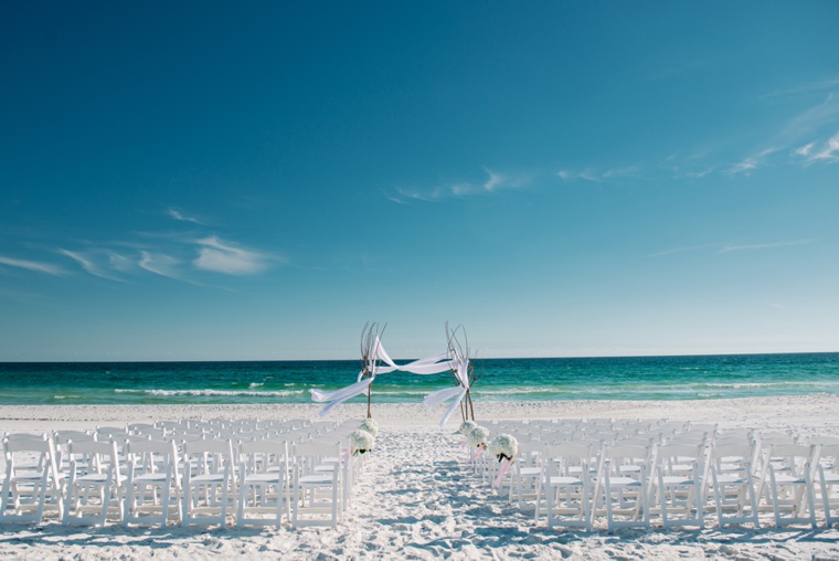 An Elegant Beach Wedding via TheELD.com