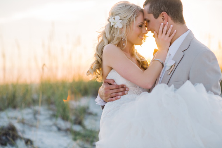 An Elegant Beach Wedding via TheELD.com