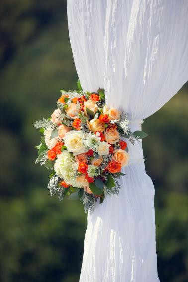 Elegant Orange and White California Wedding via TheELD.com