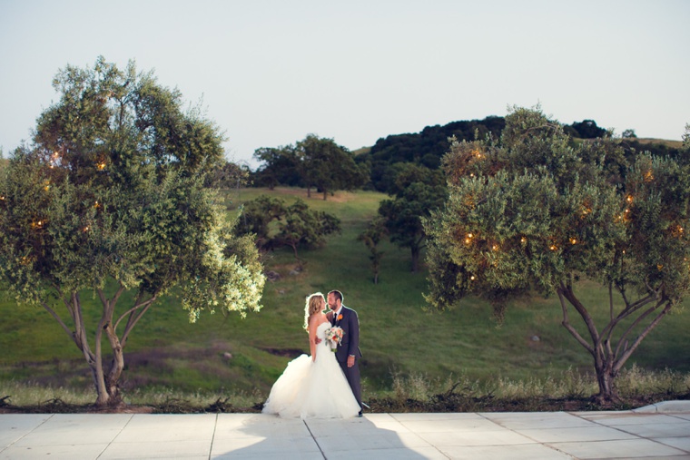 Elegant Orange and White California Wedding via TheELD.com