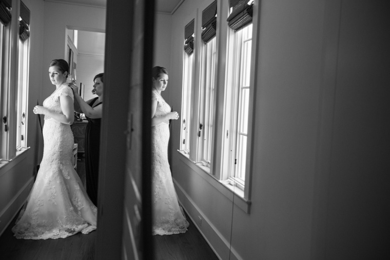 An Elegant Navy & White Carillon Beach Wedding via TheELD.com