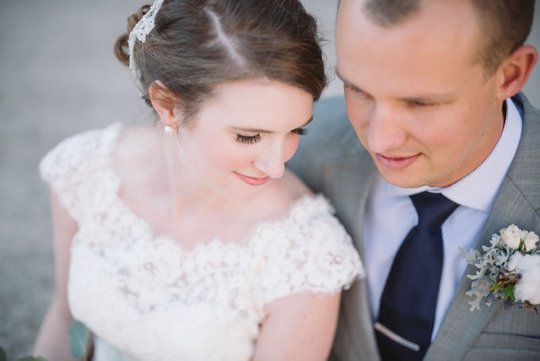 An Elegant Navy & Blush South Carolina Wedding via TheELD.com