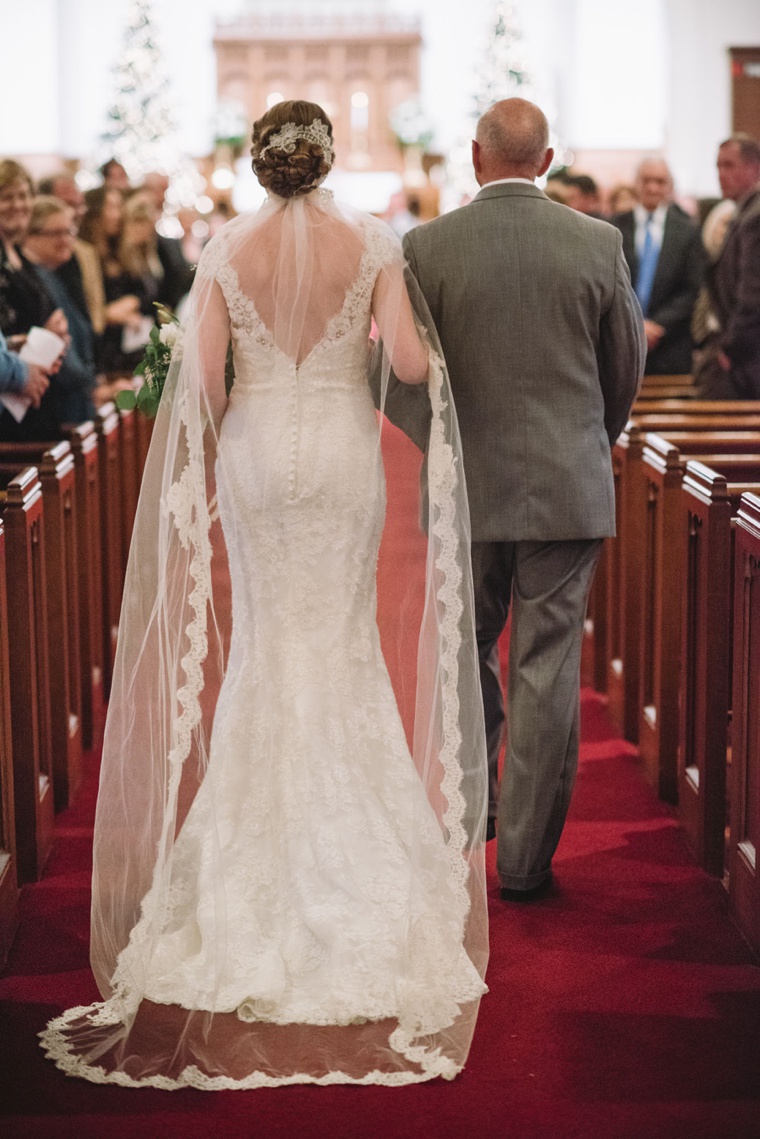 An Elegant Navy & Blush South Carolina Wedding via TheELD.com