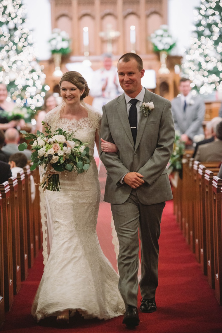 An Elegant Navy & Blush South Carolina Wedding via TheELD.com