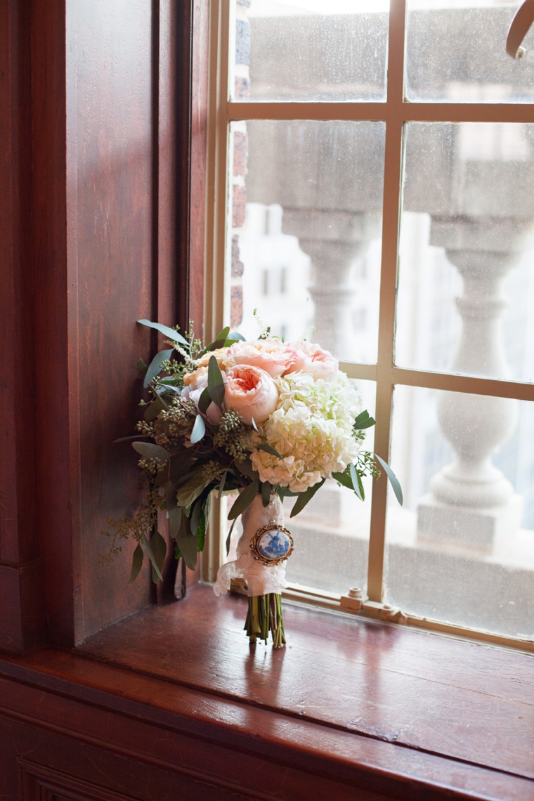 A Classic, Navy and Blush Oklahoma Wedding via TheELD.com