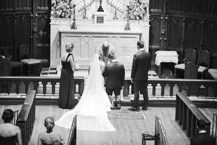 A Classic, Navy and Blush Oklahoma Wedding via TheELD.com