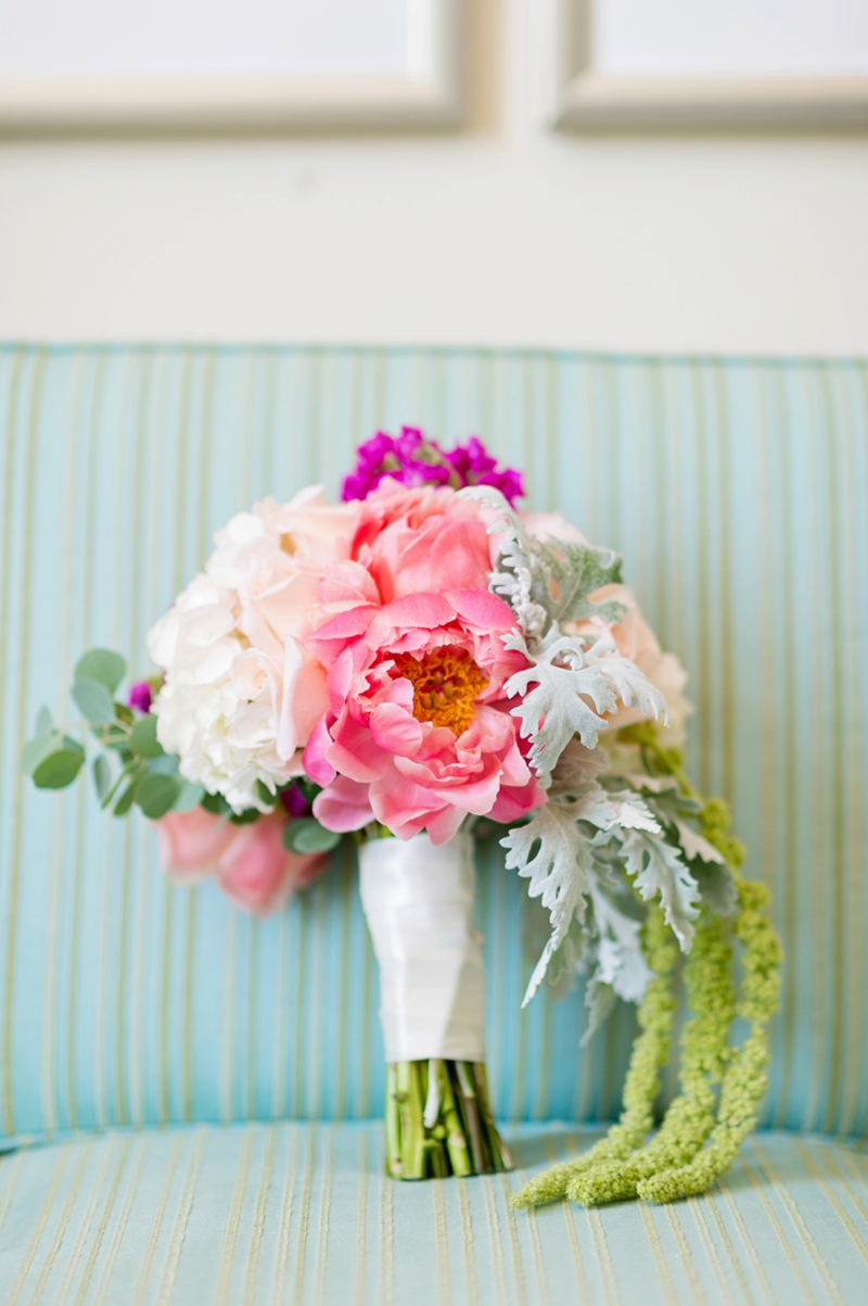A Chic Navy, Pink and Gold Wedding via TheELD.com