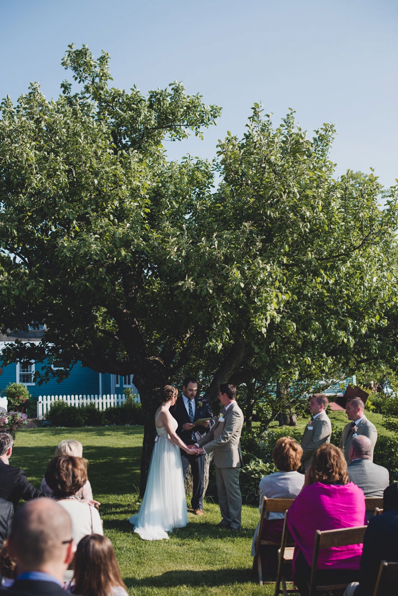 A Natural and Enchanting Vermont Wedding via TheELD.com