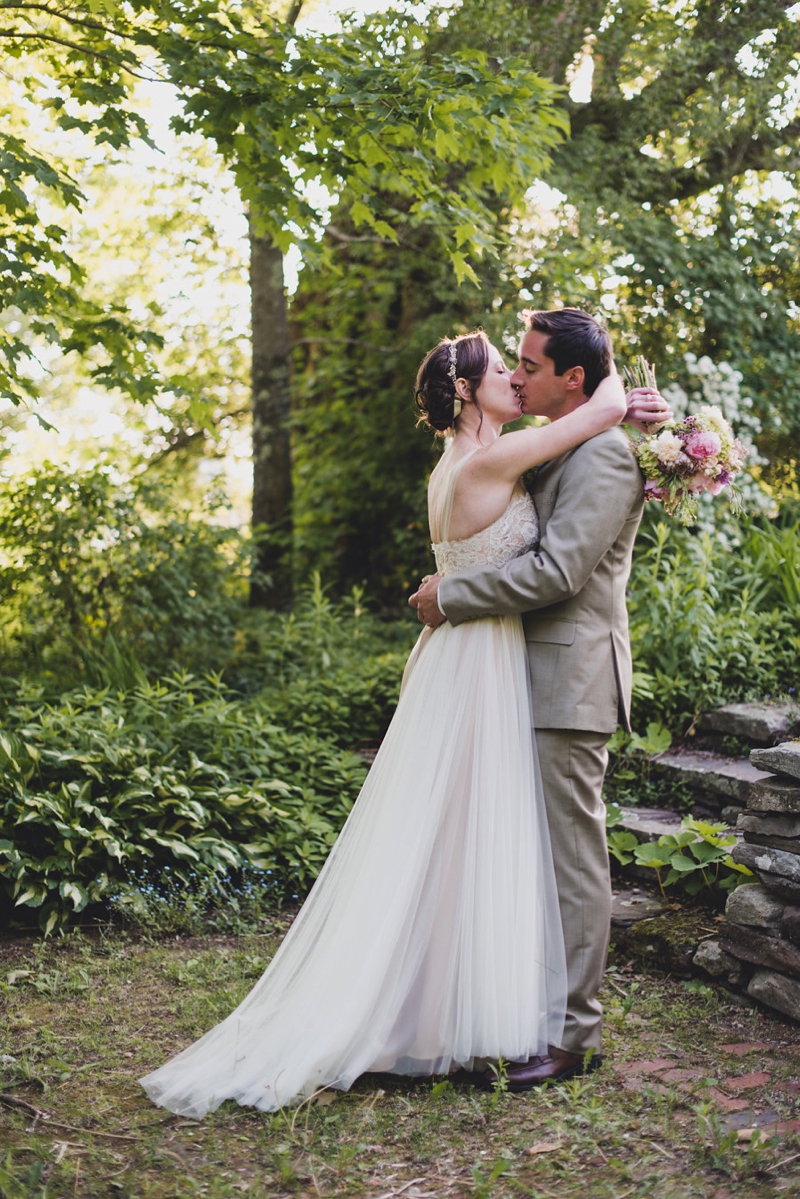 A Natural and Enchanting Vermont Wedding via TheELD.com