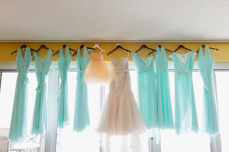 A Romantic Blush, Mint and Gold Wedding via TheELD.com