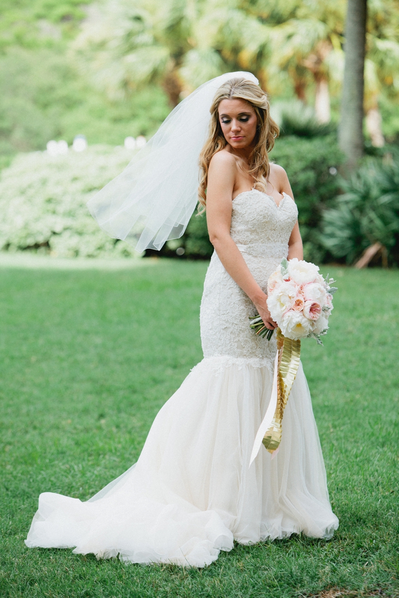 A Romantic Blush, Mint and Gold Wedding via TheELD.com