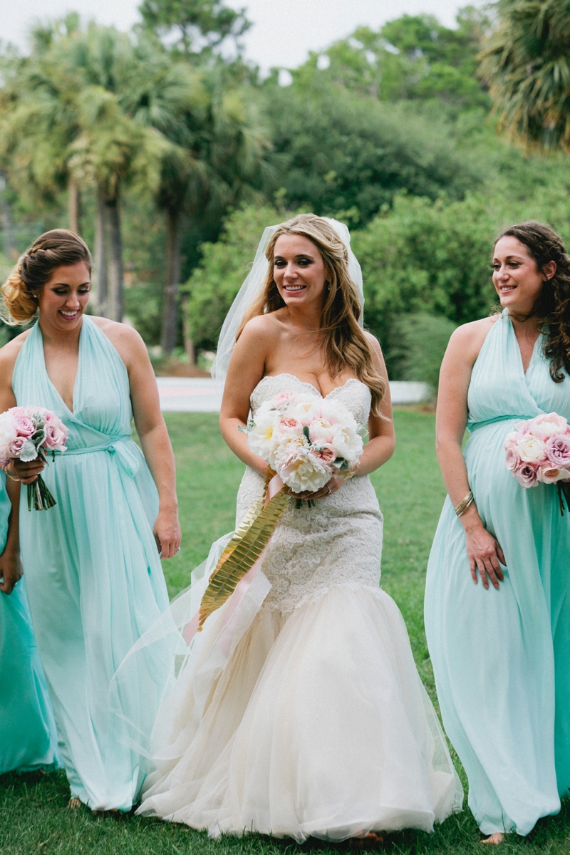 A Romantic Blush, Mint and Gold Wedding via TheELD.com