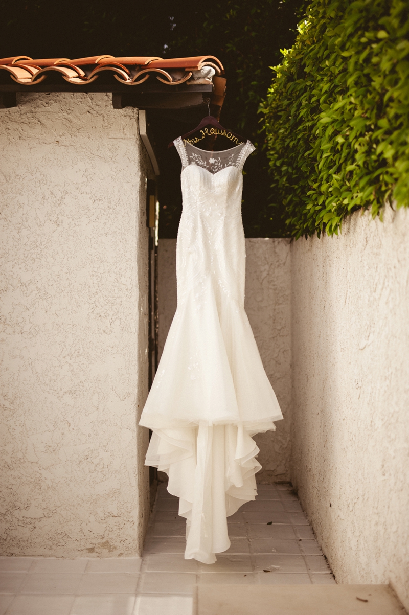 An Elegant Chic Gold and White Wedding via TheELD.com