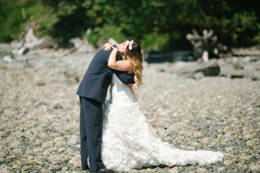 Blush and Gold Seattle Wedding via TheELD.com