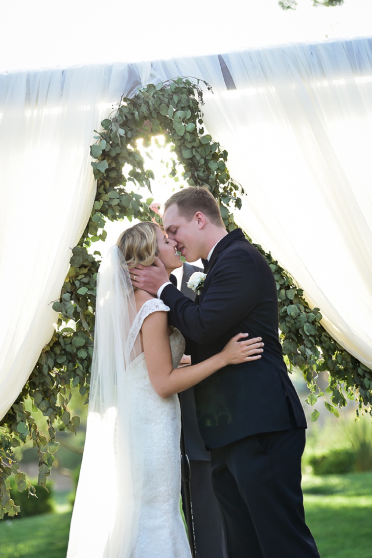 A Romantic & Elegant Las Vegas Wedding via TheELD.com