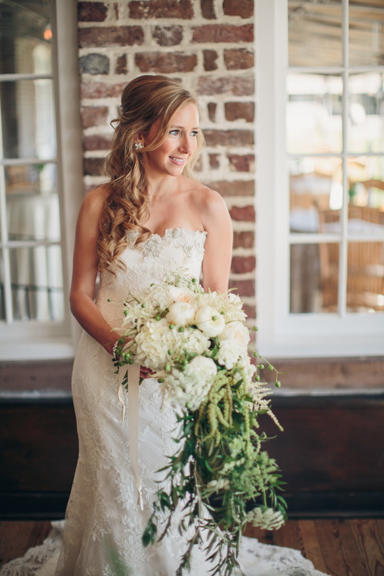 Elegant Green & White Charleston Wedding via TheELD.com