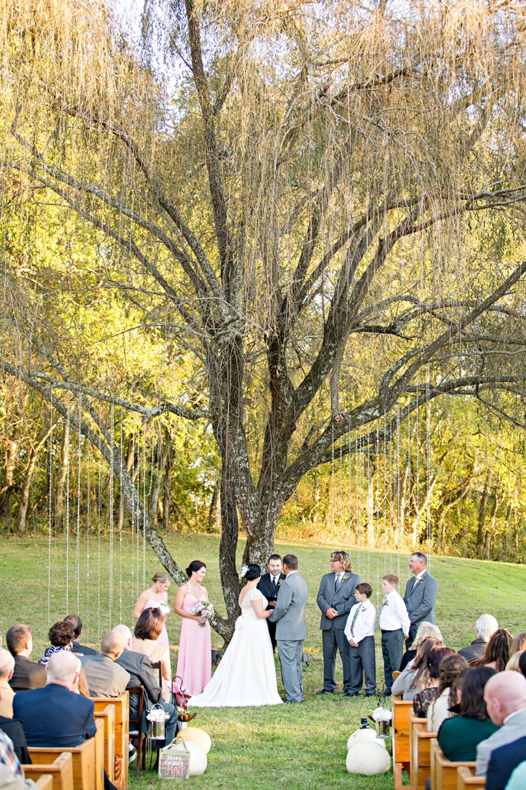 Vintage Blush Tennessee Wedding via TheELD.com