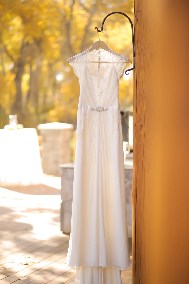 An Elegant & Rustic Nevada Wedding via TheELD.com