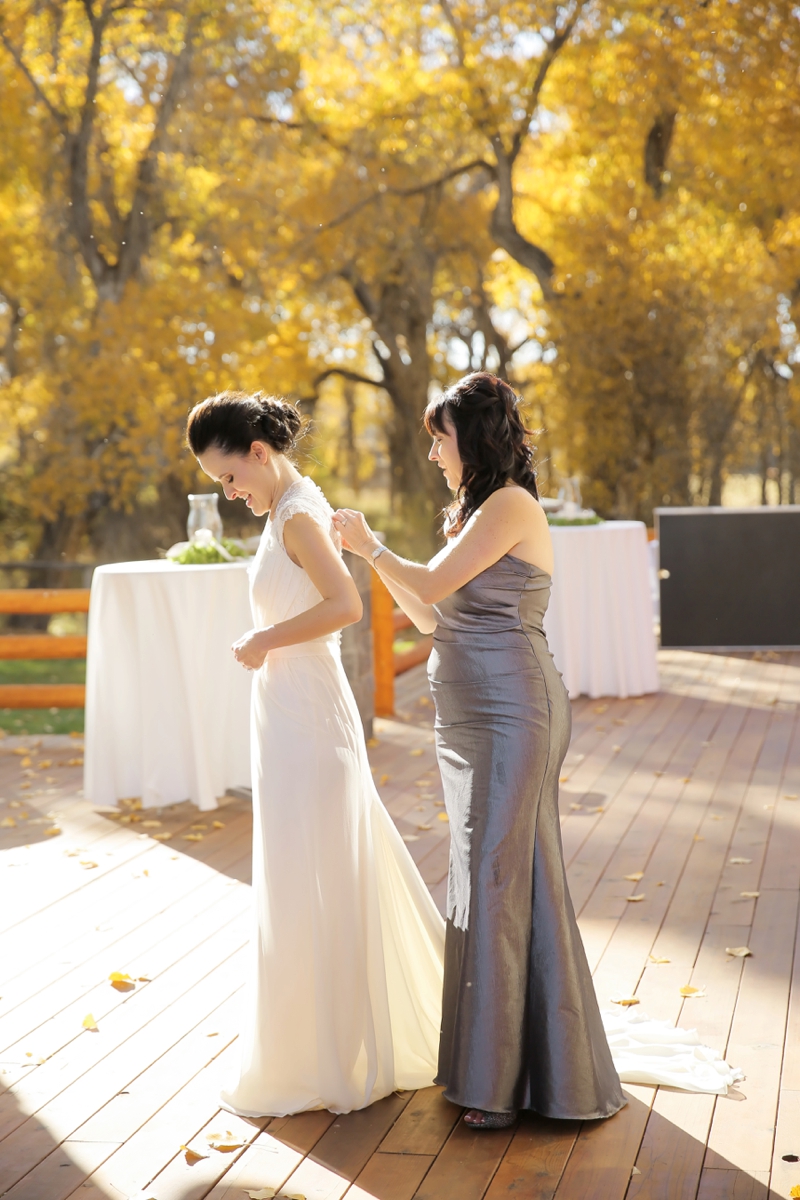 An Elegant & Rustic Nevada Wedding via TheELD.com