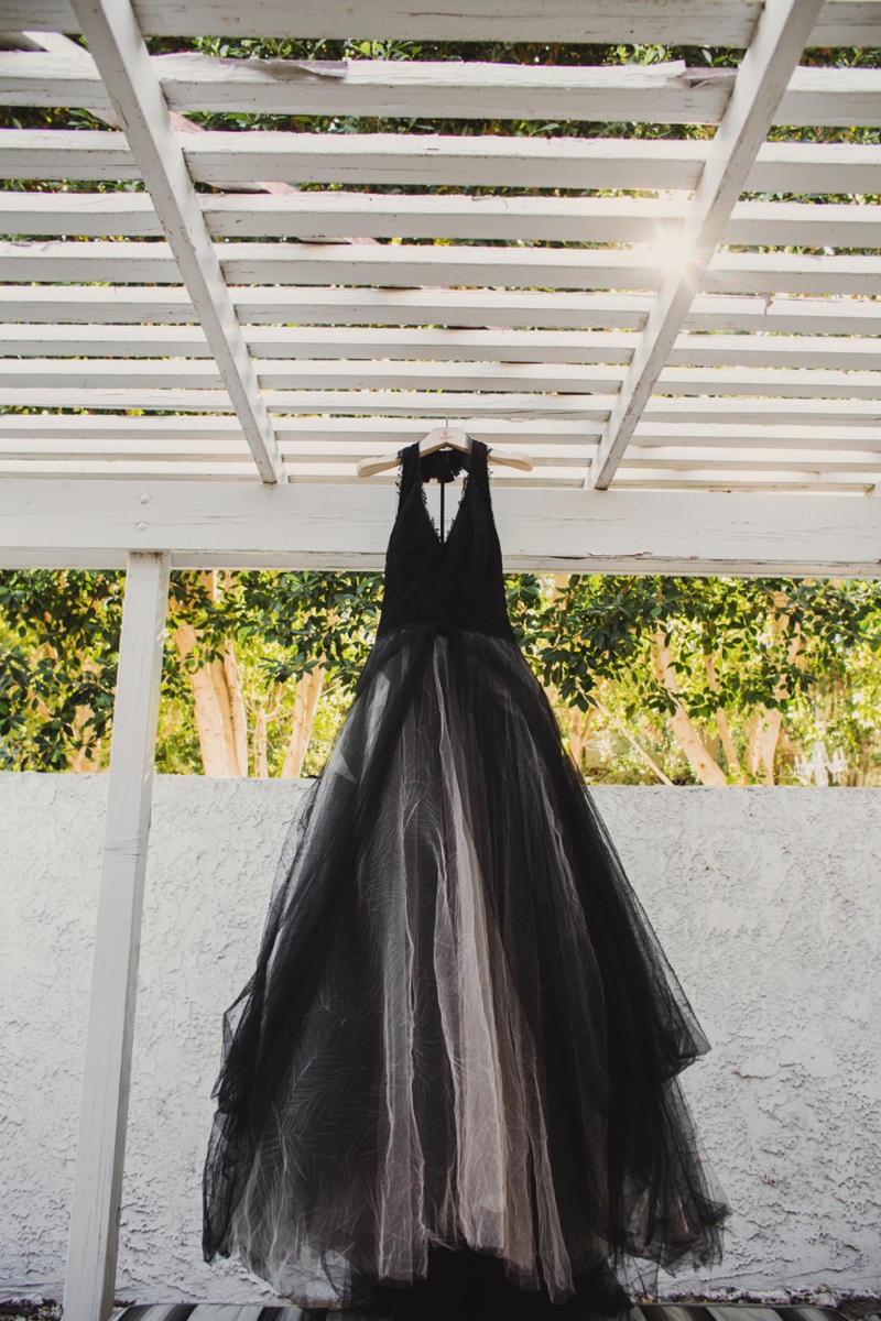 Stylish Black & White Palm Springs Wedding via TheELD.com