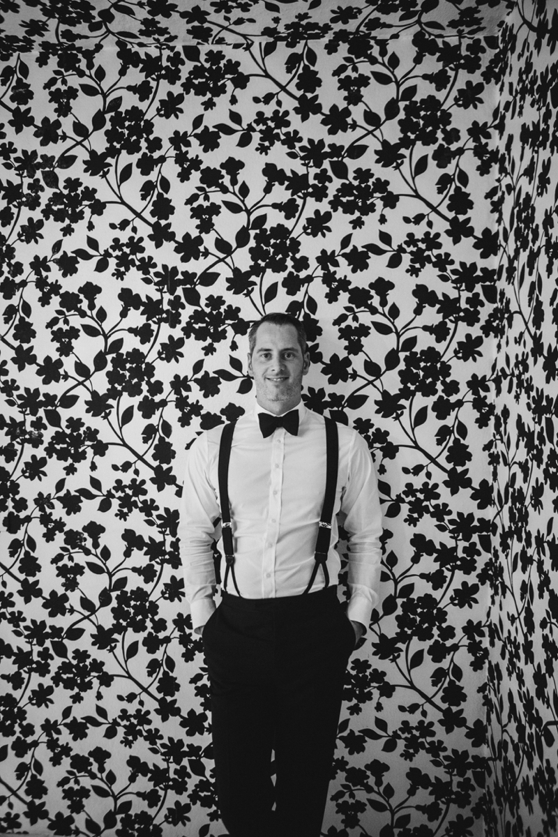 Stylish Black & White Palm Springs Wedding via TheELD.com