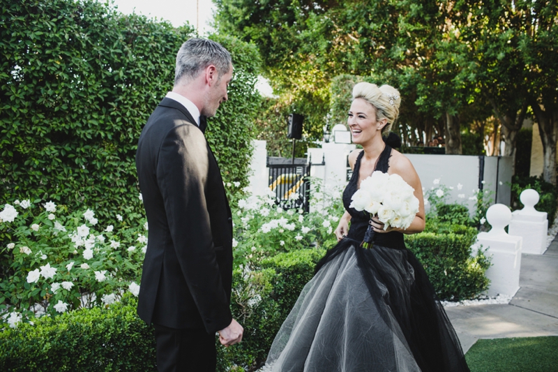 Stylish Black & White Palm Springs Wedding via TheELD.com