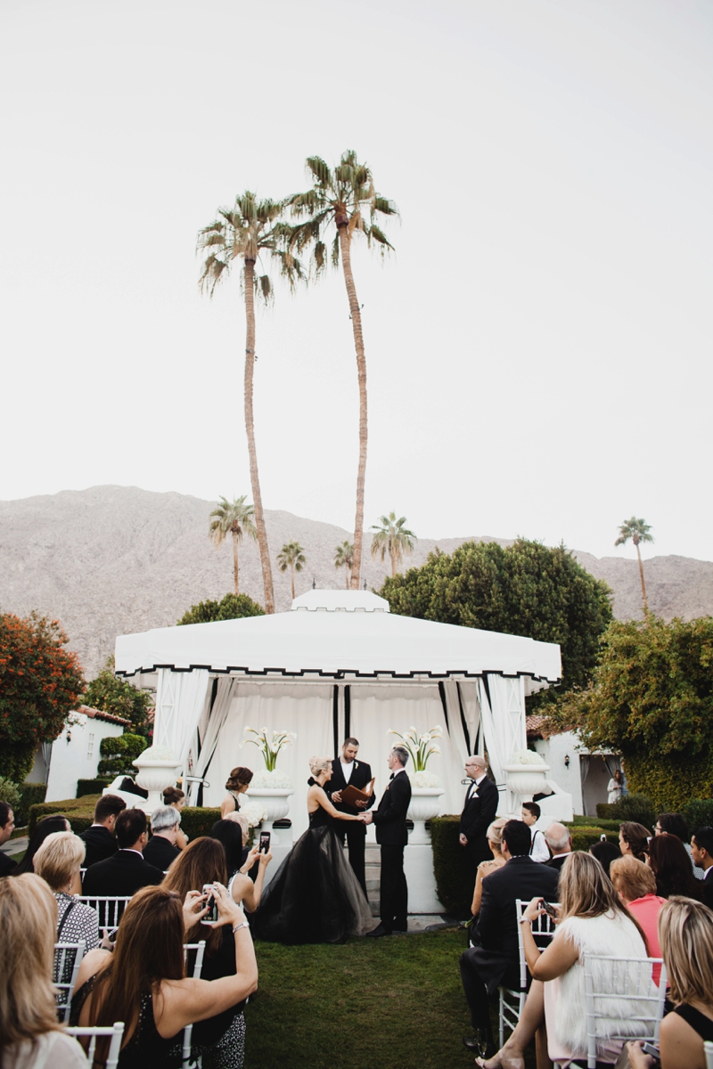 Stylish Black & White Palm Springs Wedding via TheELD.com