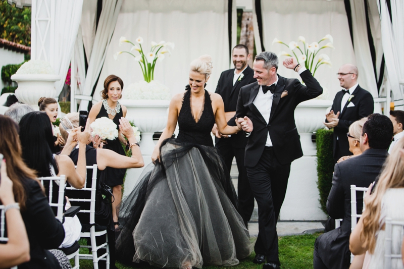 Stylish Black & White Palm Springs Wedding via TheELD.com