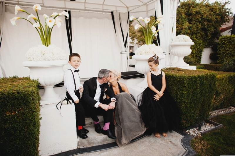 Stylish Black & White Palm Springs Wedding via TheELD.com