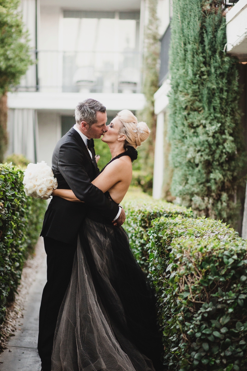 Stylish Black & White Palm Springs Wedding via TheELD.com