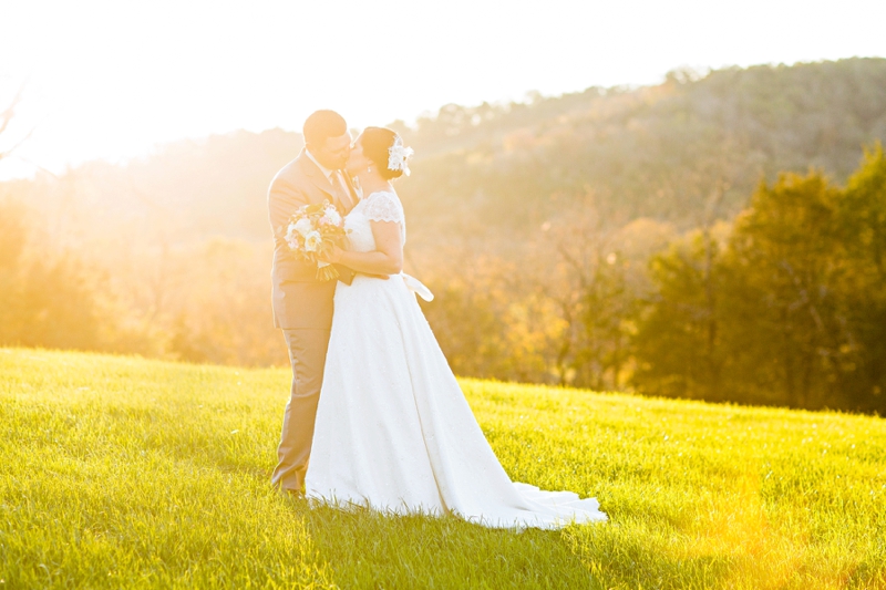 Vintage Blush Tennessee Wedding via TheELD.com