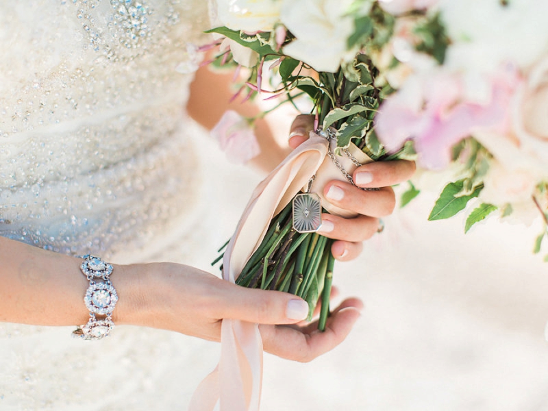 A Blush & Sage Michigan Wedding via TheELD.com