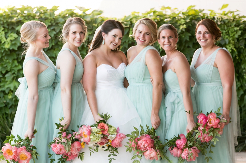 A Romantic Pink & Mint Texas Wedding via TheELD.com