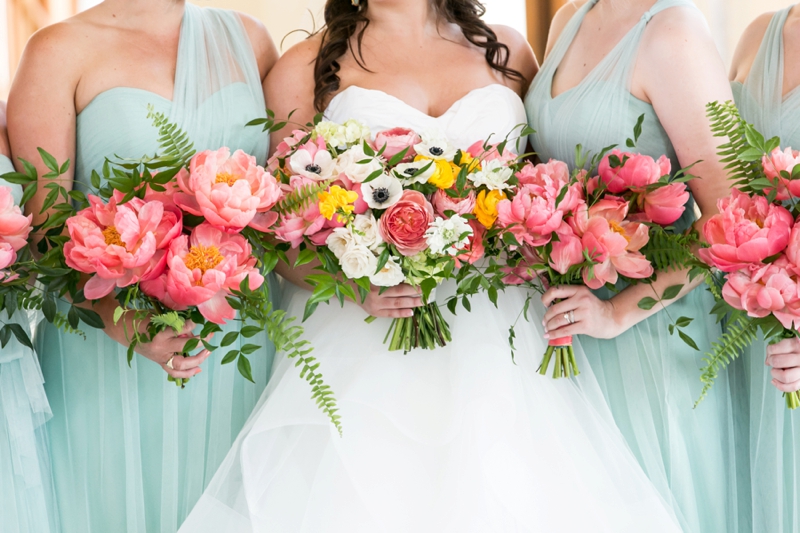 A Romantic Pink & Mint Texas Wedding via TheELD.com