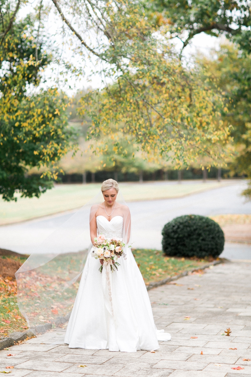 A Timeless & Organic Southern Wedding via TheELD.com