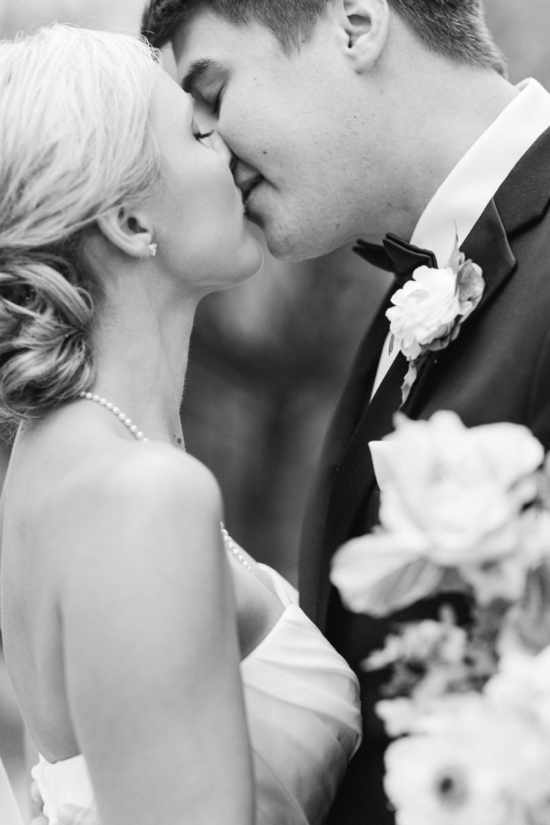 A Timeless & Organic Southern Wedding via TheELD.com