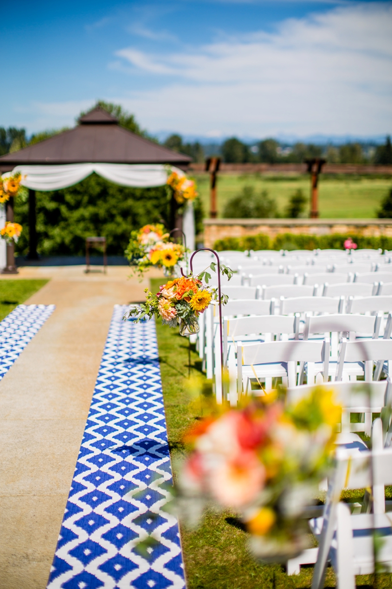 A Fun & Colorful Seattle Wedding via TheELD.com