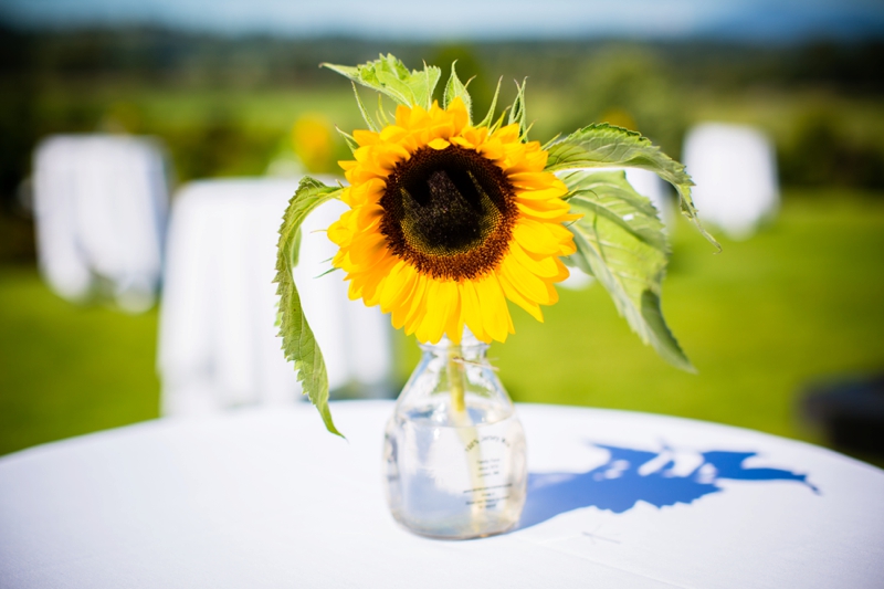 A Fun & Colorful Seattle Wedding via TheELD.com