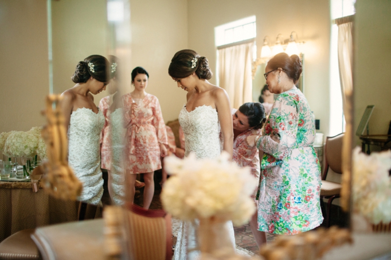 Elegant Blush and Gold Sarasota Wedding via TheELD.com