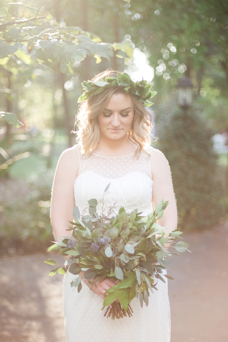 Green & White Fall Wedding Ideas via TheELD.com