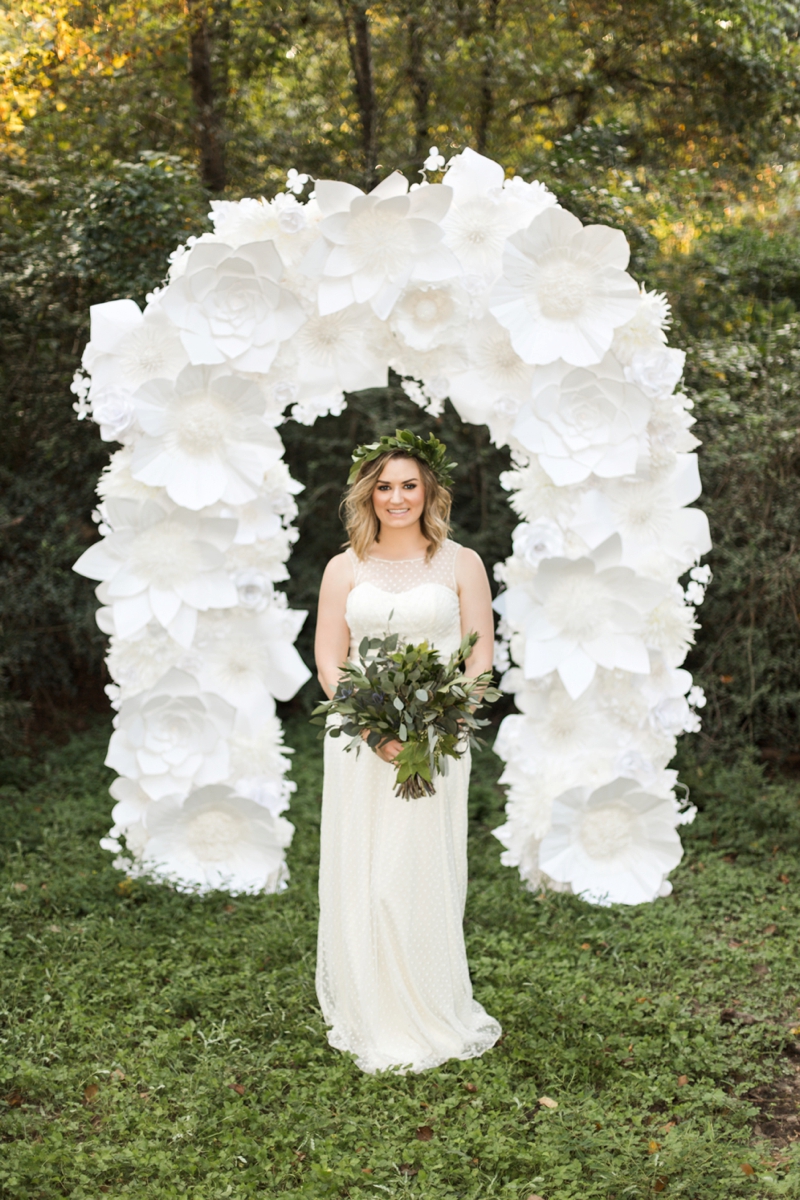 Green & White Fall Wedding Ideas via TheELD.com