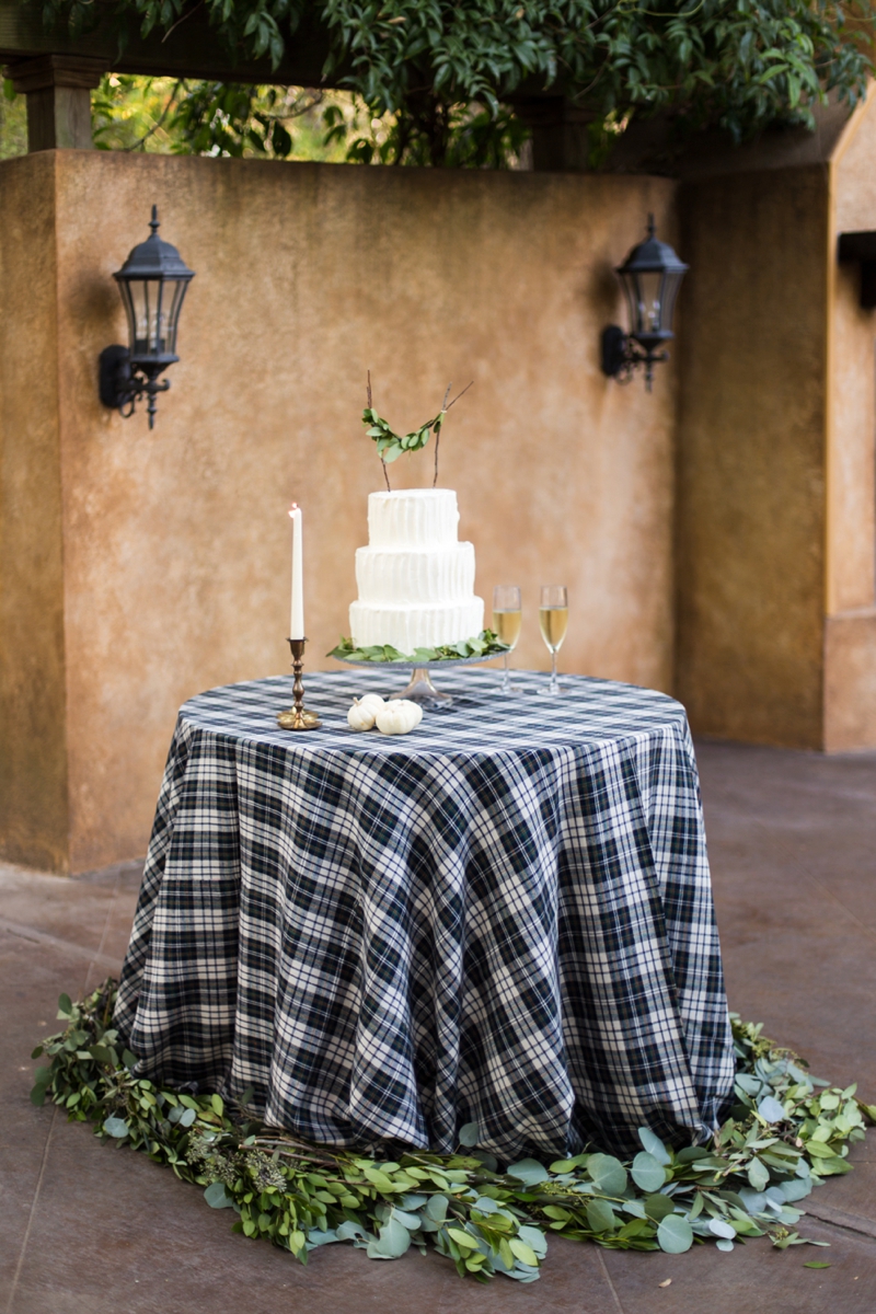 Green & White Fall Wedding Ideas via TheELD.com