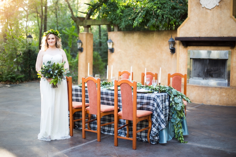 Green & White Fall Wedding Ideas via TheELD.com