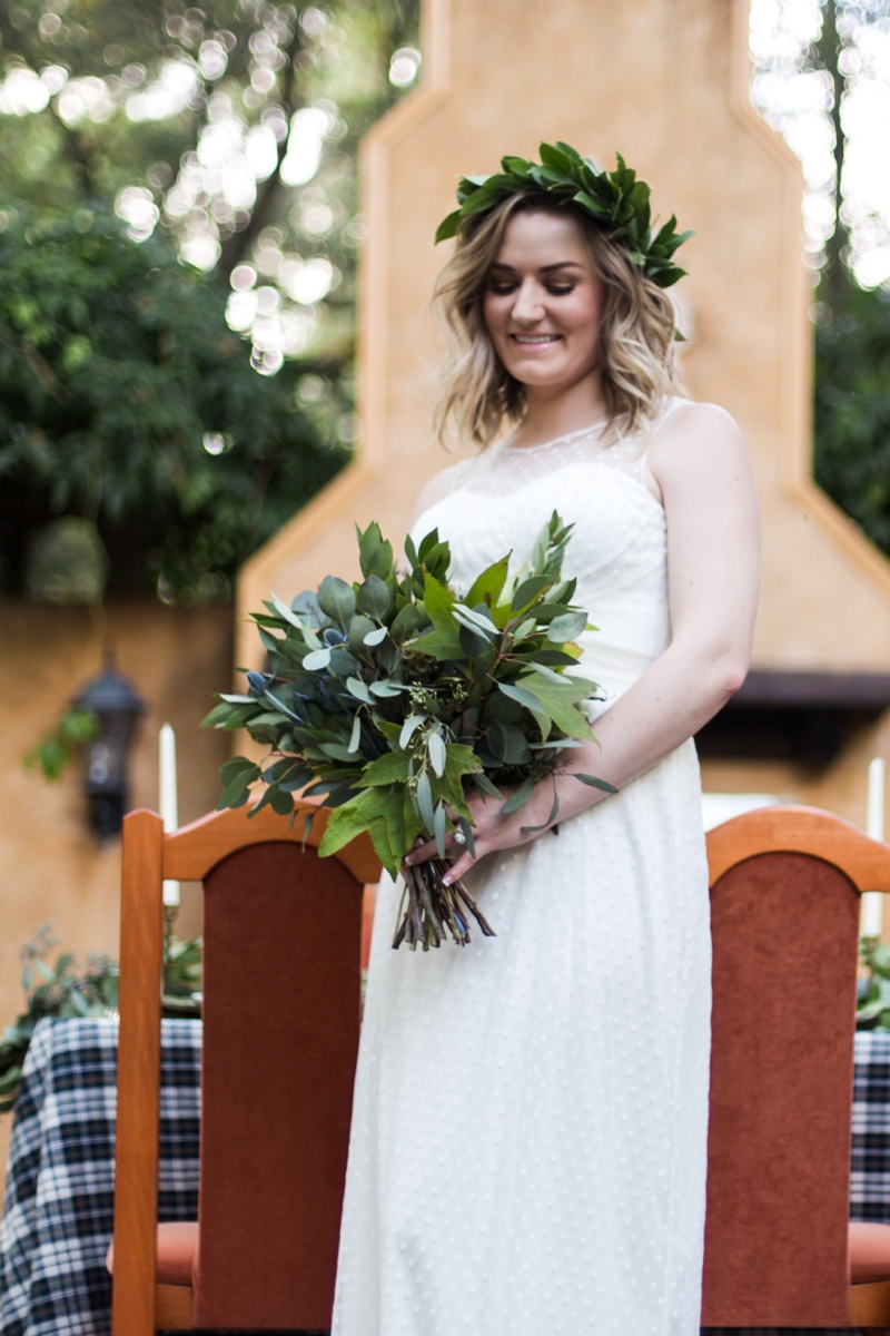 Green & White Fall Wedding Ideas via TheELD.com