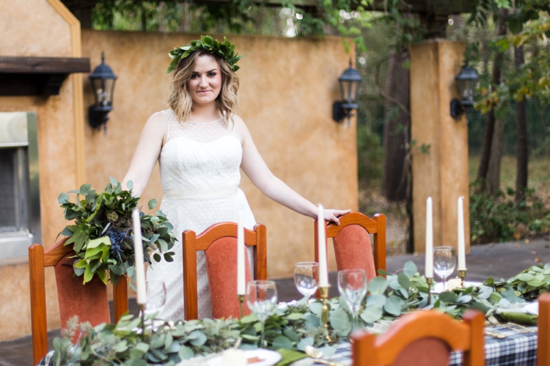 Green & White Fall Wedding Ideas via TheELD.com