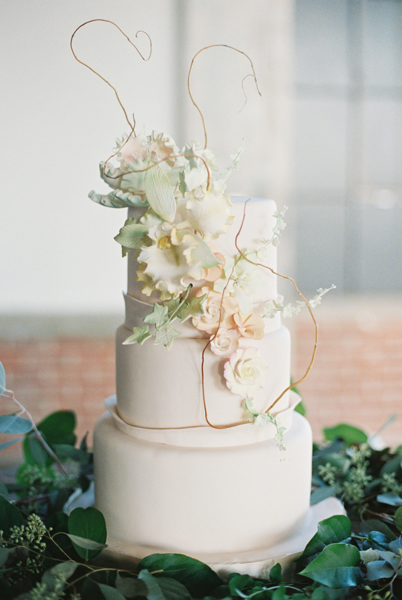 The Best Wedding Cakes of 2015 via TheELD.com